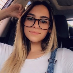 Meet your Posher, Ally